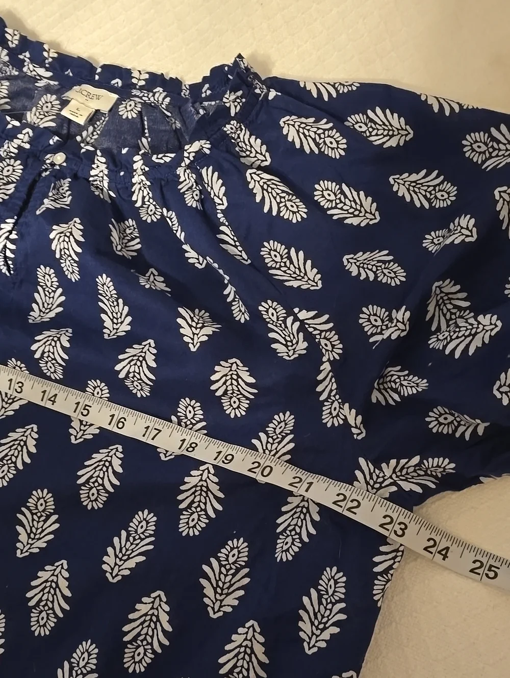 🦋J.Crew Factory Printed Puff-Sleeve Split-Neck Cotton Top Large